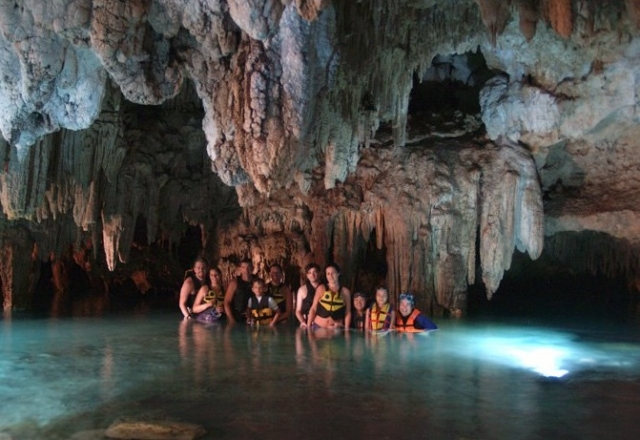 Todos en el cenote